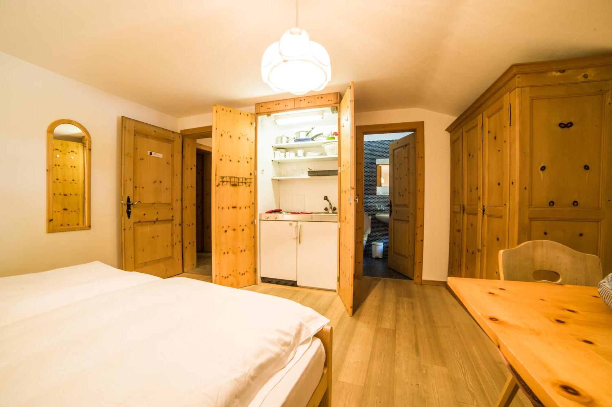 Chesa Michel Appartement Bever Kamer foto